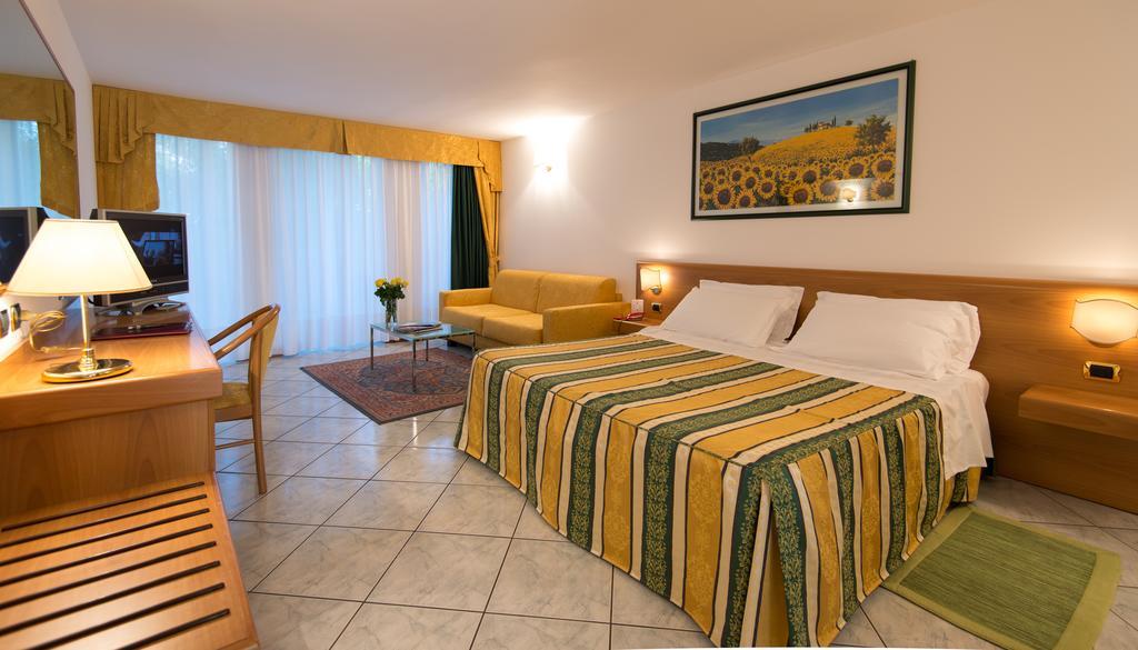 Hotel Capri Bardolino 3S Phòng bức ảnh
