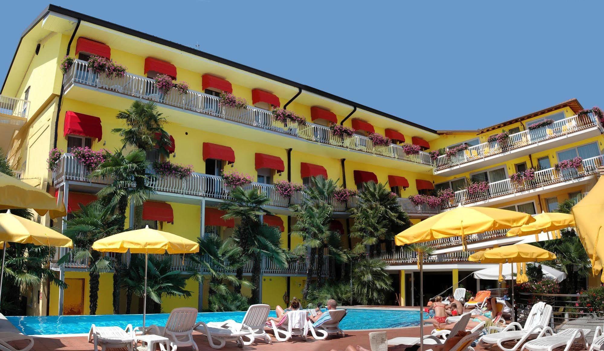 Hotel Capri Bardolino 3S Ngoại thất bức ảnh